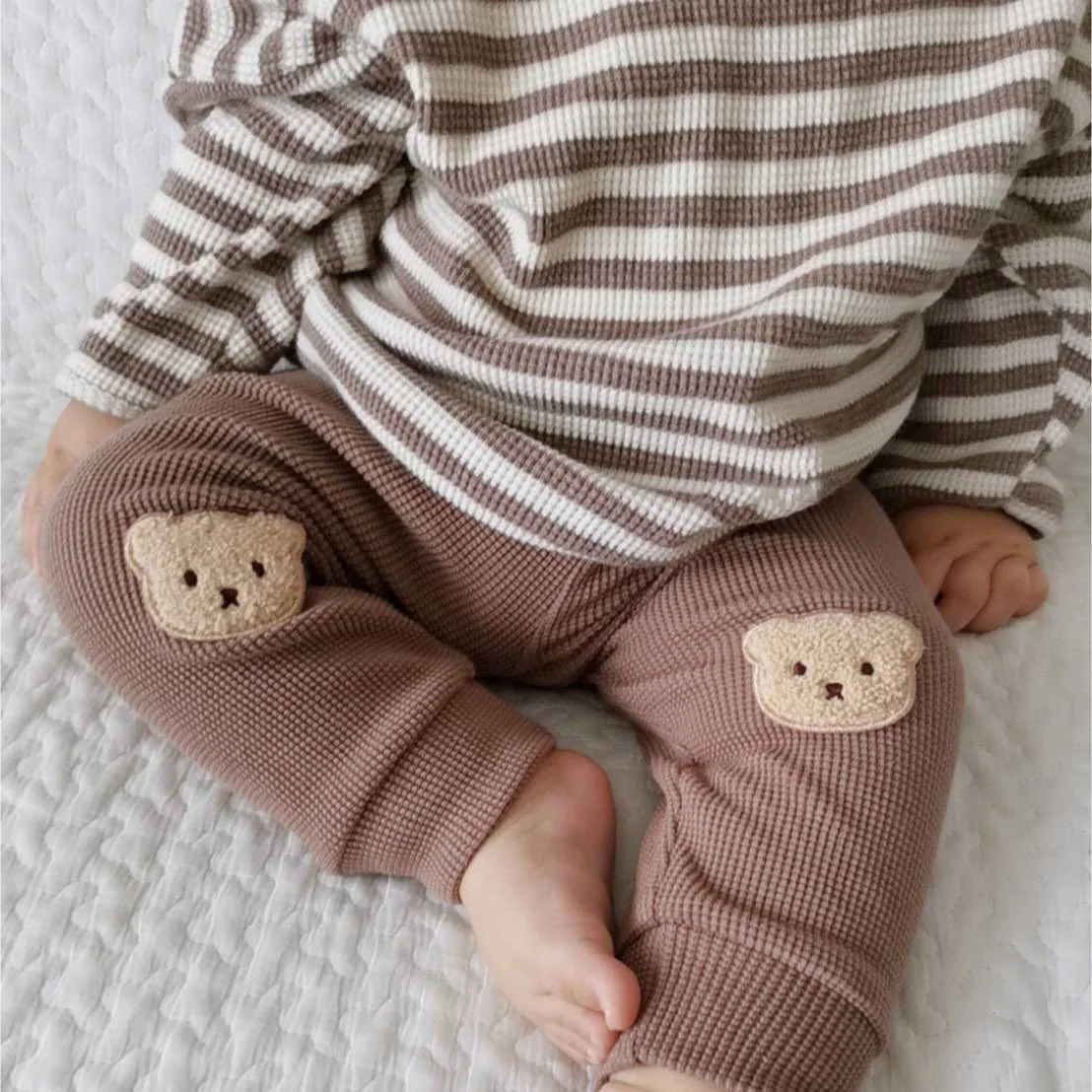Baby Cotton Leggings 2021 Autumn New Baby Pants Waffle Girls Harem Pants Boys Bear Trousers Toddler Clothing 9M-3T
Baby Cotton Leggings 2021 Autumn New Baby Pants Waffle Girls Harem Pants Boys Bear Trousers Toddler Clothing 9M-3T
