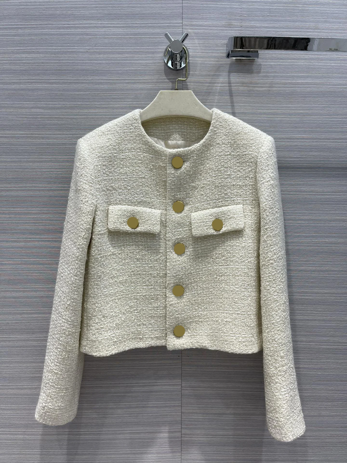 High-end Tweed Wool Jackets for Women Autumn 2021 Luxury Brand O-neck Single Breasted Slim Jacket Large Pocket Solid Jacket Lady
High-end Tweed Wool Jackets for Women Autumn 2021 Luxury Brand O-neck Single Breasted Slim Jacket Large Pocket Solid Jacket Lady