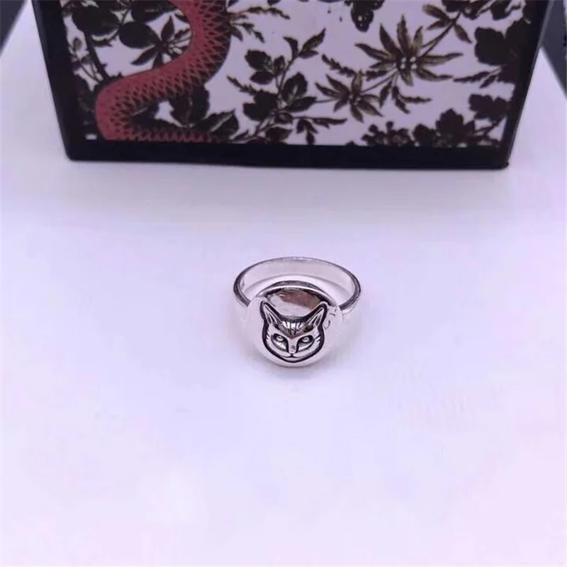 100% s925 sterling silver ring;women's ring Fashion cat head with classic letters.
100% s925 sterling silver ring;women's ring Fashion cat head with classic letters.