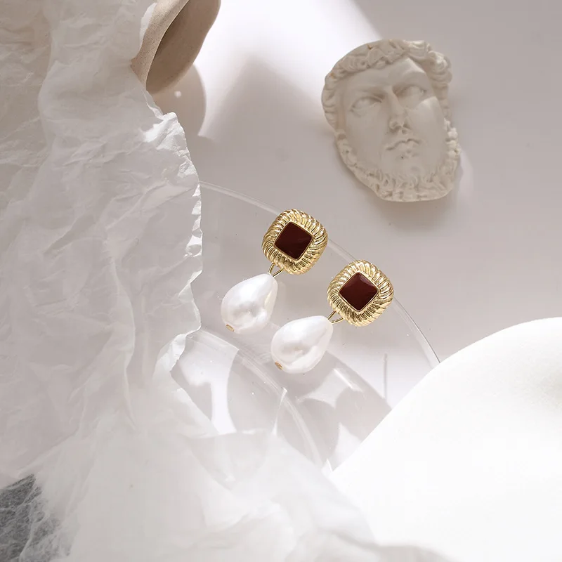 Trendy Simple Square Women's Dangle Earrings 2020 New Arrival Female Fashion Elegant Teardrop Pearl Earrings For Women Jewelry
Trendy Simple Square Women's Dangle Earrings 2020 New Arrival Female Fashion Elegant Teardrop Pearl Earrings For Women Jewelry