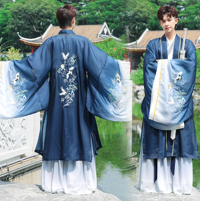 Мужской карнавальный костюм Hanfu из древнего китайского фарфора, градиентный синий костюм Hanfu, рубашка + юбка + пиджак, полный комплект одежды ...
Мужской карнавальный костюм Hanfu из древнего китайского фарфора, градиентный синий костюм Hanfu, рубашка + юбка + пиджак, полный комплект одежды ...