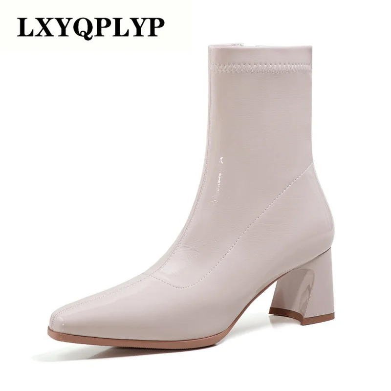 2021 women's autumn and winter new fashion trend high boots square toe thick heel side zipper Martin boots stretch ankle boots
2021 women's autumn and winter new fashion trend high boots square toe thick heel side zipper Martin boots stretch ankle boots