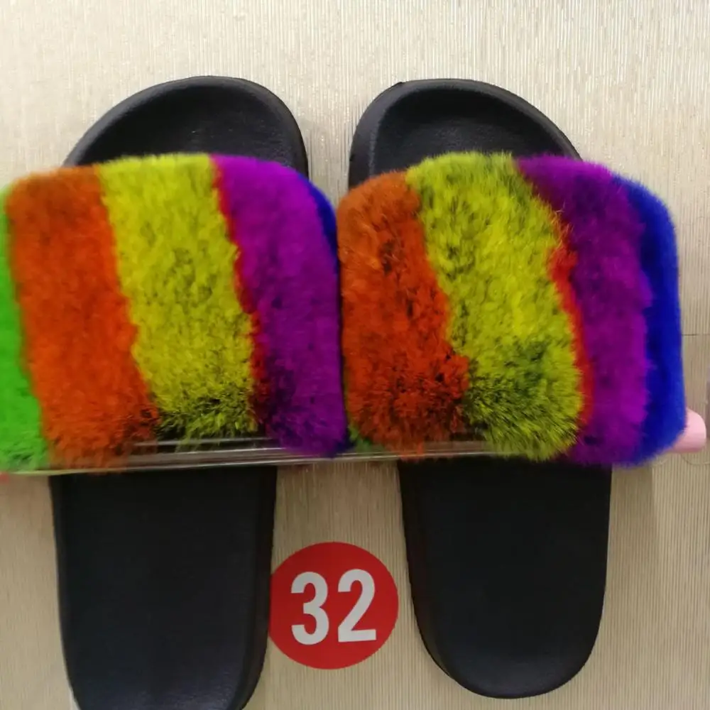 Шлепанцы женские зимние с пушистым мехом, настоящий мех кролика
Шлепанцы женские зимние с пушистым мехом, настоящий мех кролика