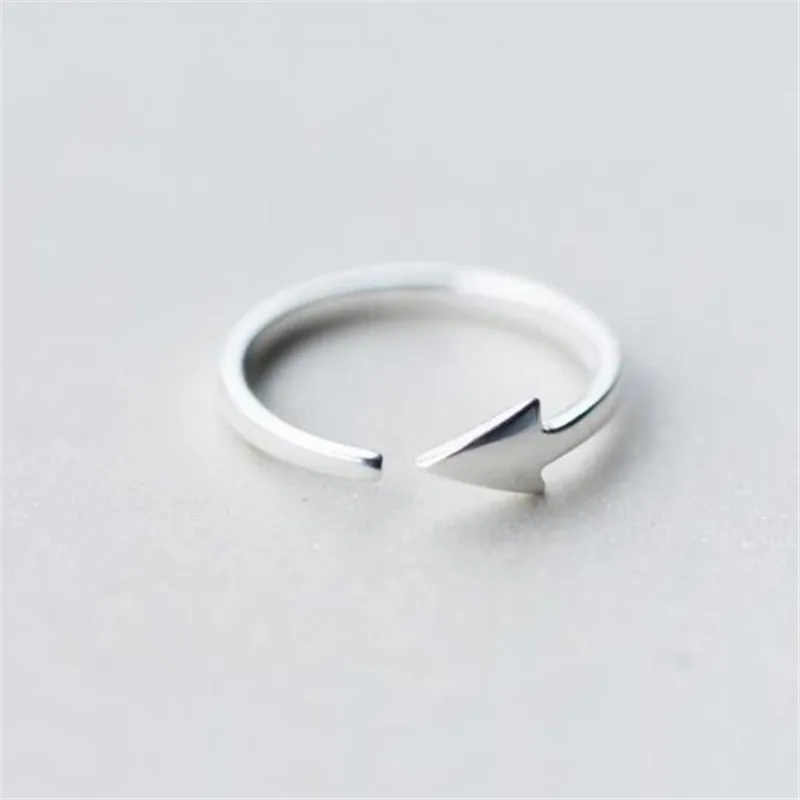 Vintage Fashion 925 Sterling Silver Arrow Triangle Geometric Open Rings For Women Simple Style Lady Fashion Jewelry R010
Vintage Fashion 925 Sterling Silver Arrow Triangle Geometric Open Rings For Women Simple Style Lady Fashion Jewelry R010