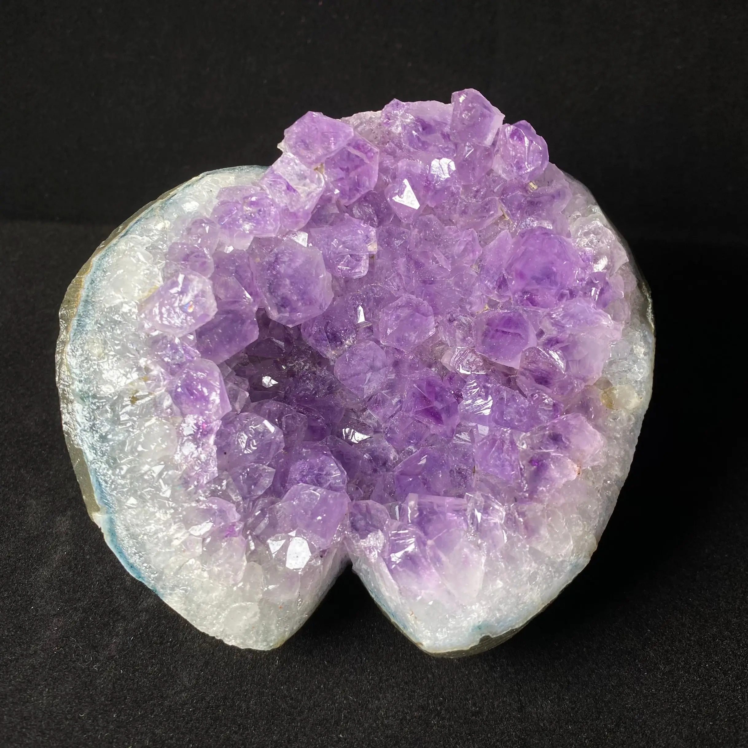 Natural High Quality Crystal Stones Shell Carving Crystal Clusters For Desk Decoration Gift 
Natural High Quality Crystal Stones Shell Carving Crystal Clusters For Desk Decoration Gift
