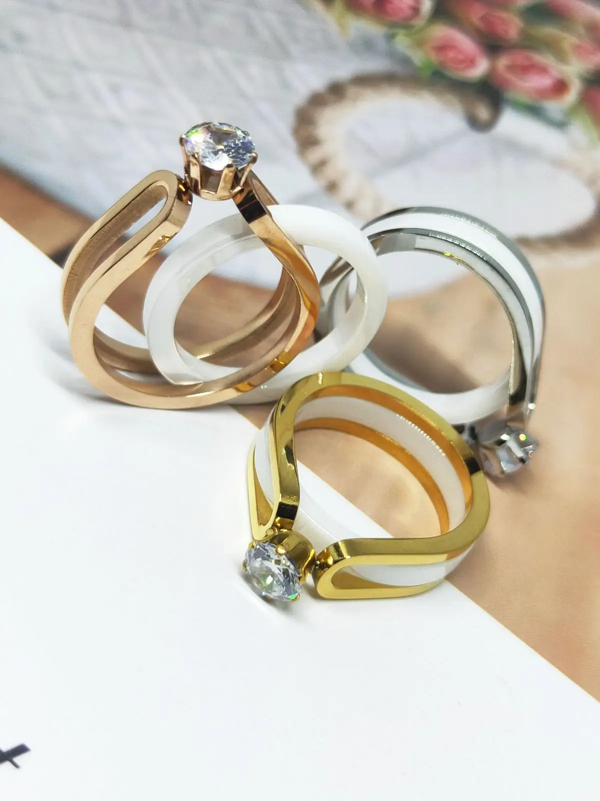 SINGOM New Luxury Quality Dating Wedding Rings for Women Aesthetic Diamond Stainless Steel Gold Plated Ring With White Ceramic
SINGOM New Luxury Quality Dating Wedding Rings for Women Aesthetic Diamond Stainless Steel Gold Plated Ring With White Ceramic