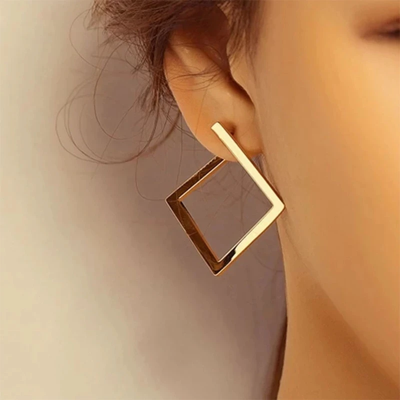 New Metal Earrings Retro Exaggerated Geometry Ear Studs 
New Metal Earrings Retro Exaggerated Geometry Ear Studs