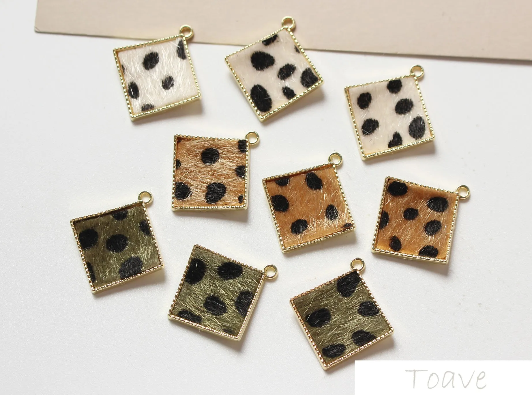 Alloy diamond-shaped leopard print pendant diy ear trim material accessories
Alloy diamond-shaped leopard print pendant diy ear trim material accessories