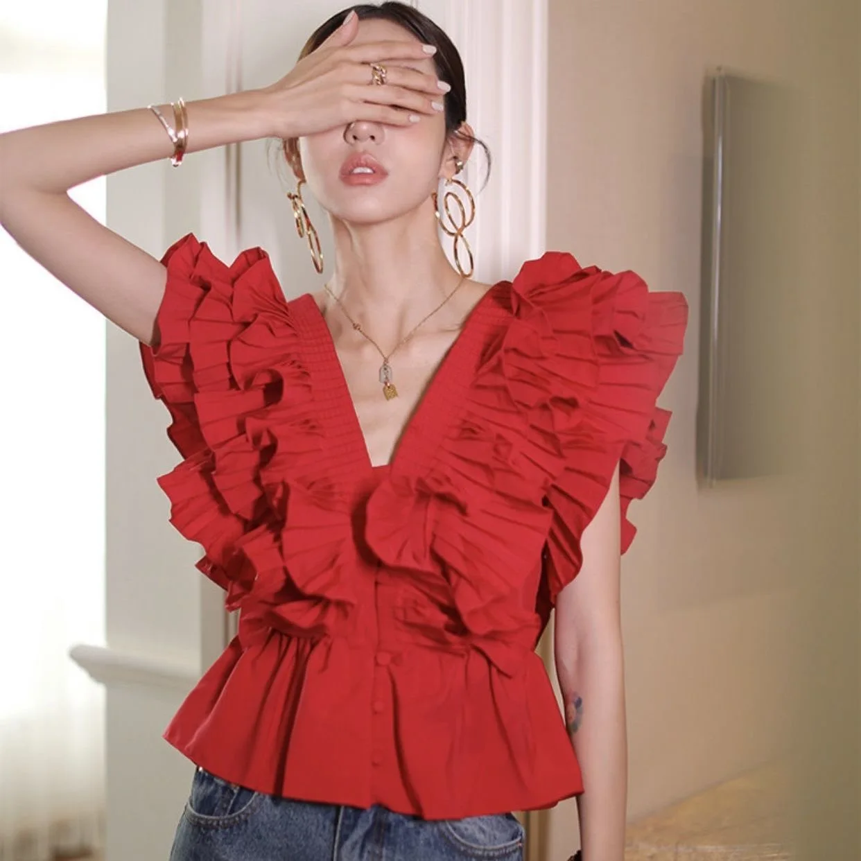 Women's Spring Summer Runway Fashion Deep V Neck Backless Ruffles Shirt Female High Waist Casual Short BlouseTop TB1960
Women's Spring Summer Runway Fashion Deep V Neck Backless Ruffles Shirt Female High Waist Casual Short BlouseTop TB1960