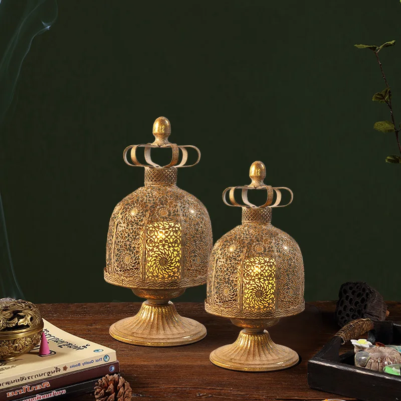 Thailand Vintage Candlestick Lantern Iron Creative Living Room Candle Holder Windproof Metal Dining Table Home Decoration C6H
Thailand Vintage Candlestick Lantern Iron Creative Living Room Candle Holder Windproof Metal Dining Table Home Decoration C6H