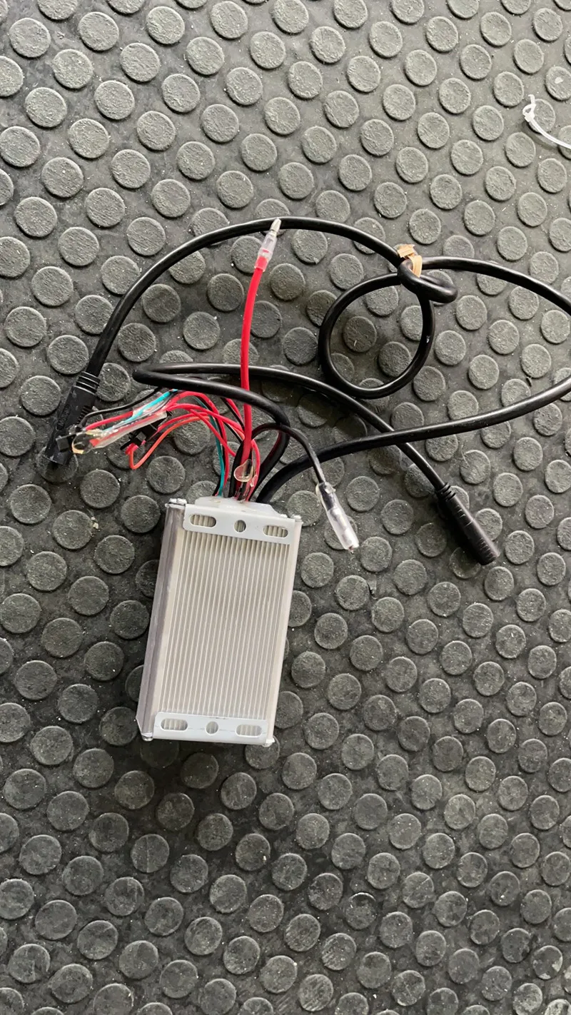 Wasserdichter Elektrofahrradcontroller 48V 500W 1000W Controller Ist Geeignet Fr LANKELEISIxt750PLUS
Wasserdichter Elektrofahrradcontroller 48V 500W 1000W Controller Ist Geeignet Fr LANKELEISIxt750PLUS