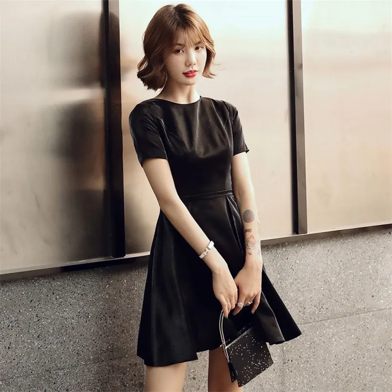 Korean Style Short Sleeve Fit and Flare Mini Dress Women 2022 Autumn Velvet O-Neck Vintage Elegant Dress Vestido -
Korean Style Short Sleeve Fit and Flare Mini Dress Women 2022 Autumn Velvet O-Neck Vintage Elegant Dress Vestido -