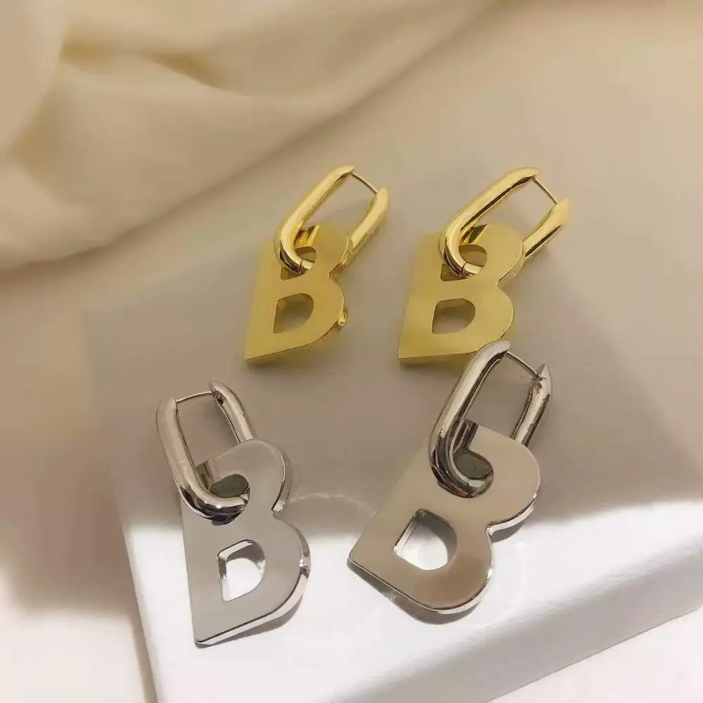 Fashion Hip Hop Big Letter Drop Earrings For Women 2020 New Jewelry Personality Statement Heavy Metallic Earings
Fashion Hip Hop Big Letter Drop Earrings For Women 2020 New Jewelry Personality Statement Heavy Metallic Earings