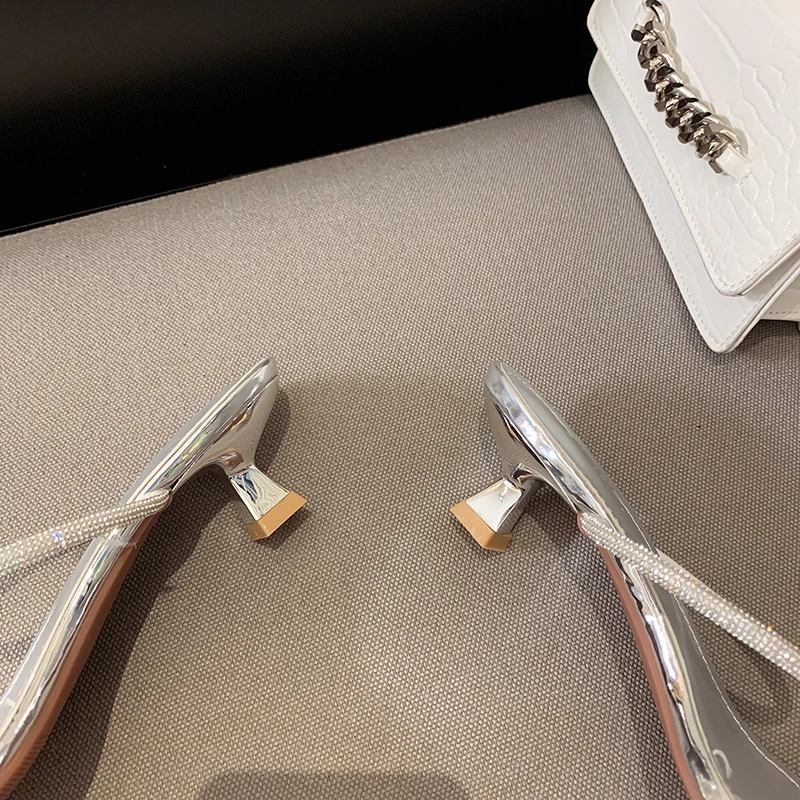 Elegant Women Slippers Clip Toe Butterfly Ladies Summer Beach Shoes Thin Low Heels Sandals Slip On Mules Pumps Casual Slippers
Elegant Women Slippers Clip Toe Butterfly Ladies Summer Beach Shoes Thin Low Heels Sandals Slip On Mules Pumps Casual Slippers