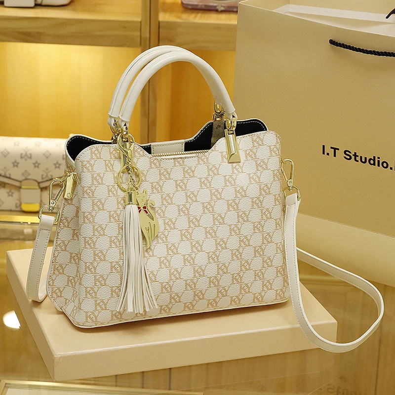 100% Genuine Leather Handbags 2021 New Fashion Printing All-match Leather Shoulder Satchels Luxury Designer Bag Lipstick Bag Sac
100% Genuine Leather Handbags 2021 New Fashion Printing All-match Leather Shoulder Satchels Luxury Designer Bag Lipstick Bag Sac