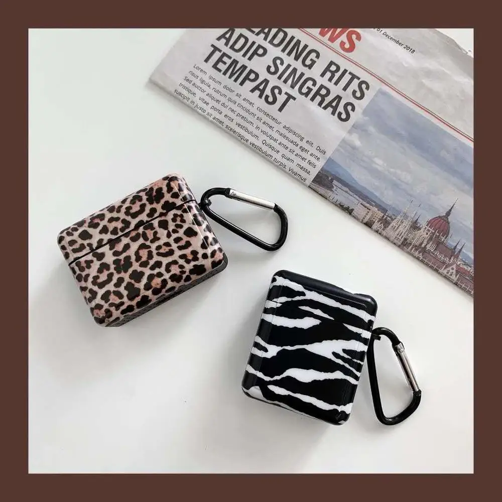 Luxury Leopard Pattern Carabiner For Airpod Cases Bluetooth Earphone Protective For Airpods Pro Wireless Charging Silicon Case
Luxury Leopard Pattern Carabiner For Airpod Cases Bluetooth Earphone Protective For Airpods Pro Wireless Charging Silicon Case
