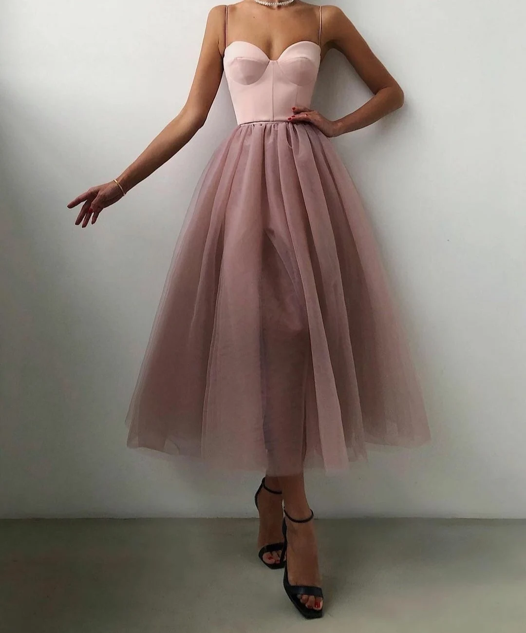 Элегантное короткое вечернее платье на тонких бретелях пыльная роза чай Длина молния корсет спина Abendkleider официальное вечернее платье для женщин
Элегантное короткое вечернее платье на тонких бретелях пыльная роза чай Длина молния корсет спина Abendkleider официальное вечернее платье для женщин