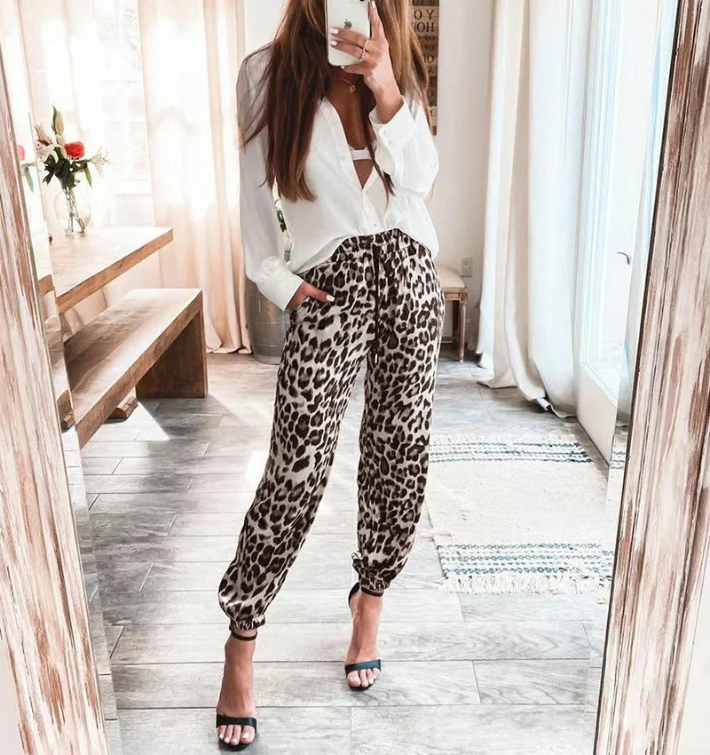 Women's Autumn And Winter Leopard Print Elastic Waist Pants Casual Woman Vintage Printed Pants Casual Elastic Waist Trousers
Women's Autumn And Winter Leopard Print Elastic Waist Pants Casual Woman Vintage Printed Pants Casual Elastic Waist Trousers