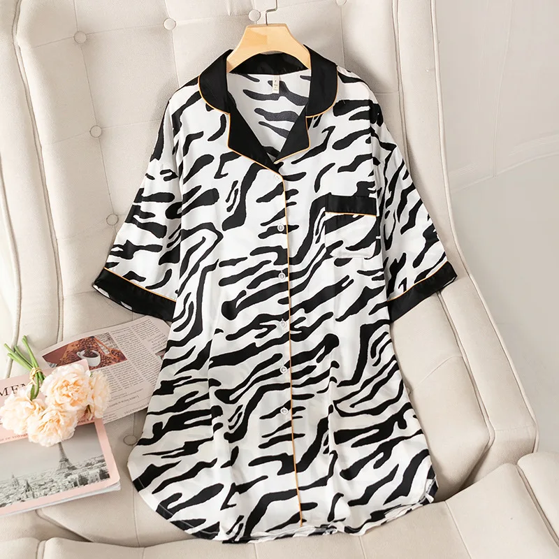 Zebra Striped Nightgown Botton-down Summer New Women Short Sleeve Home Clothing Satin Intimate Lingerie Short Nightdress
Zebra Striped Nightgown Botton-down Summer New Women Short Sleeve Home Clothing Satin Intimate Lingerie Short Nightdress