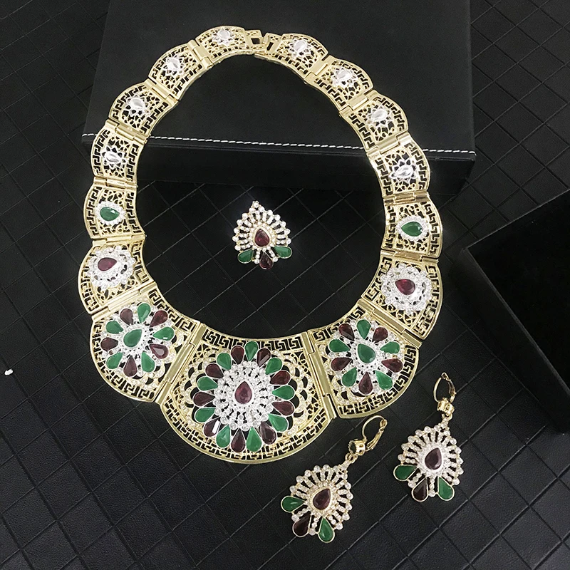 New Arab wedding jewelry set golden necklace belt crown bracelet ring earring caftan dress jewelry six-piece set bridal
New Arab wedding jewelry set golden necklace belt crown bracelet ring earring caftan dress jewelry six-piece set bridal
