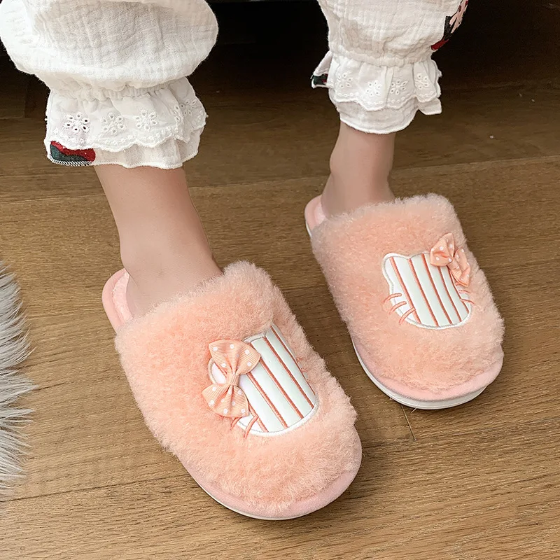 Slippers Women 2021 Womens Fur Slippers Bow-knot Winter Shoes Big Size Home Slipper Plush Women Indoor Warm Fluffy Cotton Shoes
Slippers Women 2021 Womens Fur Slippers Bow-knot Winter Shoes Big Size Home Slipper Plush Women Indoor Warm Fluffy Cotton Shoes