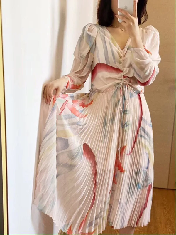 the new spring/summer Autumn 2020 fashion temperament v-neck long-sleeve printed pleated A166 cultivate morality dress costume
the new spring/summer Autumn 2020 fashion temperament v-neck long-sleeve printed pleated A166 cultivate morality dress costume