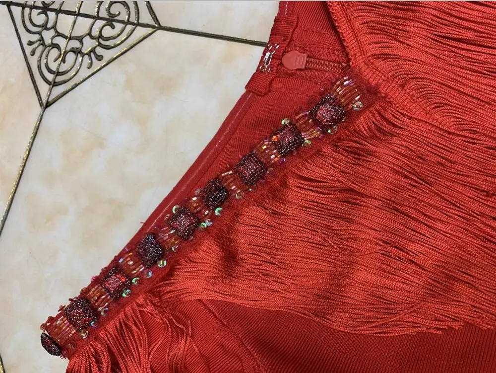 Winter Style Sexy Long Sleeve Knee Length Red Beading Tassel Midi Bodycon Bandage Dress 2020 Elegant Evening Party Dress Vestido 
Winter Style Sexy Long Sleeve Knee Length Red Beading Tassel Midi Bodycon Bandage Dress 2020 Elegant Evening Party Dress Vestido