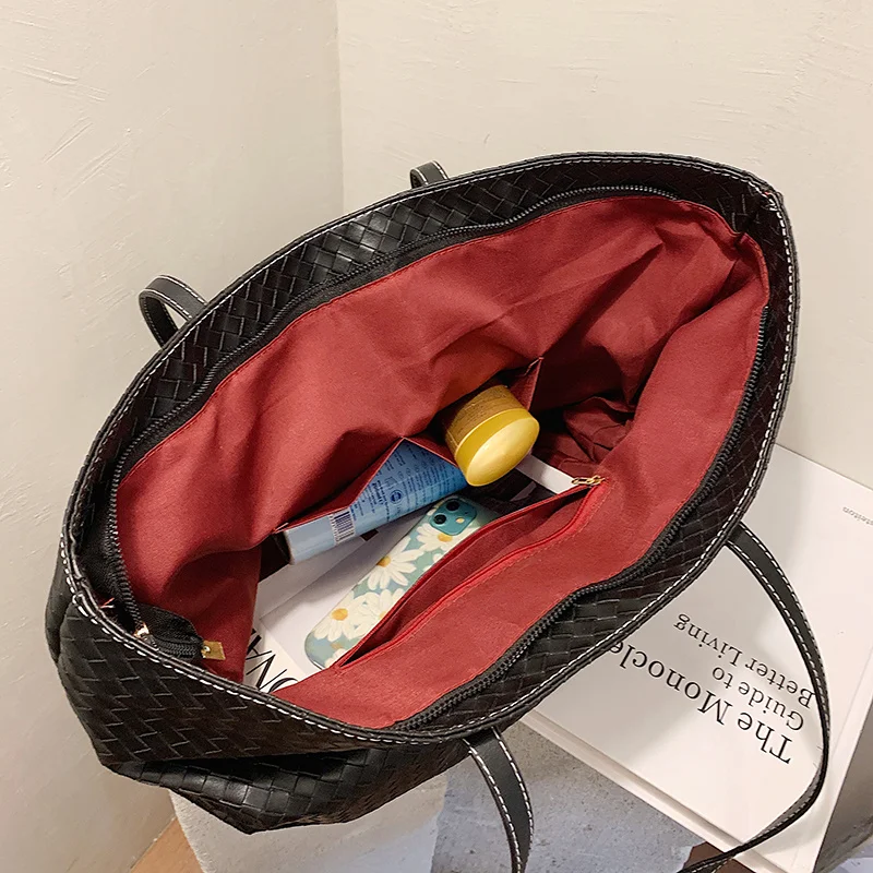 Big Leather Knitting Bag For Women New Fashion Autumn And Winter Tote Handbags Large Woven Shoulder Bags Lady Casual Shopper Bag
Big Leather Knitting Bag For Women New Fashion Autumn And Winter Tote Handbags Large Woven Shoulder Bags Lady Casual Shopper Bag