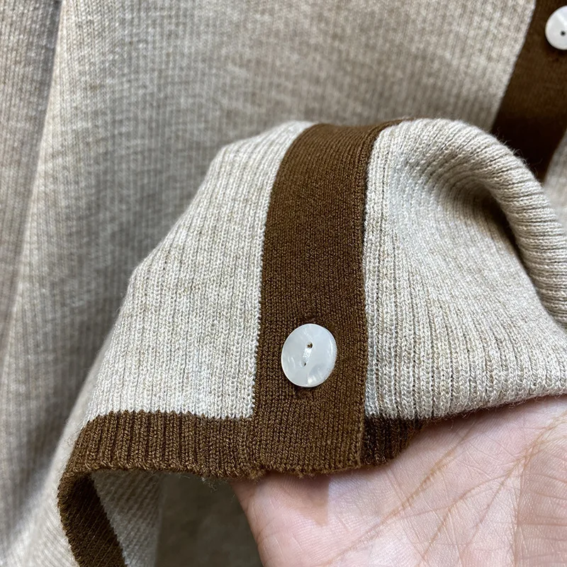 Brand Fashion Women High Luxury Autumn Winter Lapel Temperament Wool Knitted Cardigan Sweater
Brand Fashion Women High Luxury Autumn Winter Lapel Temperament Wool Knitted Cardigan Sweater