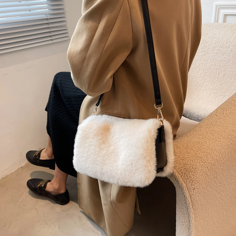 Winter Fashion Plush+PU Stitching Crossbody Bag for Women Square Shaped Bag Female Soft Fluffy Faux Fur Messenger Bag 2021 New
Winter Fashion Plush+PU Stitching Crossbody Bag for Women Square Shaped Bag Female Soft Fluffy Faux Fur Messenger Bag 2021 New