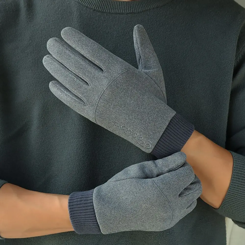 Новые осенне-зимние модные бархатные перчатки теплые и ветрозащитные спортивные перчатки для сенсорных экранов для женщин
Новые осенне-зимние модные бархатные перчатки теплые и ветрозащитные спортивные перчатки для сенсорных экранов для женщин