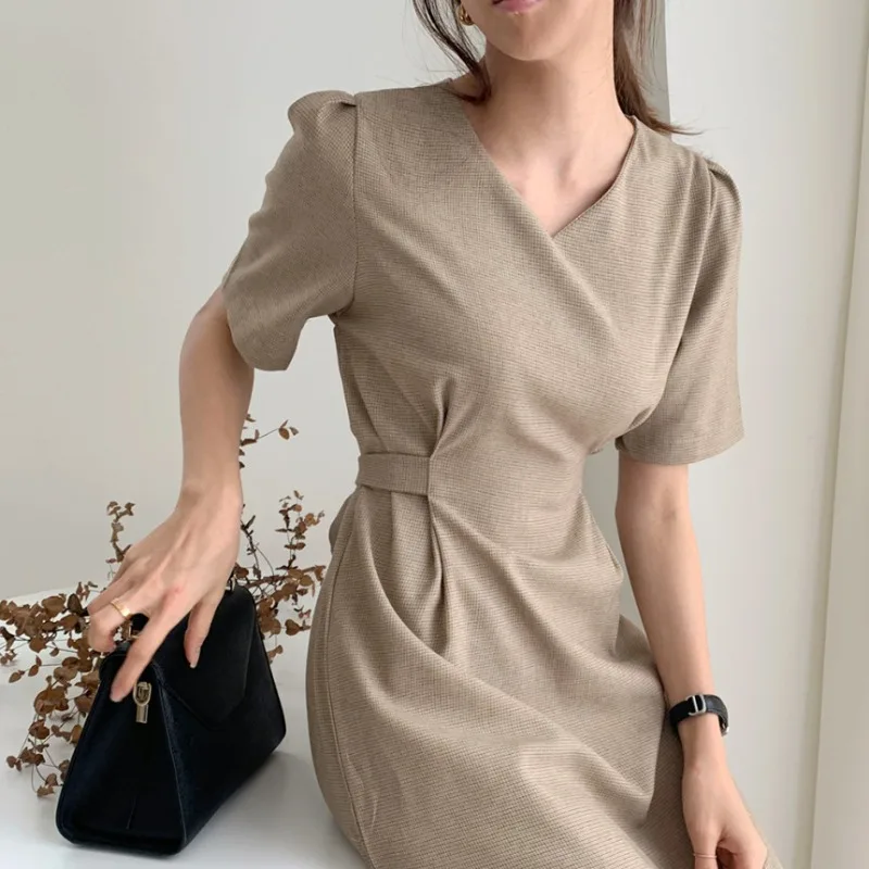 SHIJIA 2022 New Summer Dress Woman Apricot V-neck Short Sleeve Spaghetti Slimwaist Elegant Dresses Female Chic Korea Vestidos
SHIJIA 2022 New Summer Dress Woman Apricot V-neck Short Sleeve Spaghetti Slimwaist Elegant Dresses Female Chic Korea Vestidos