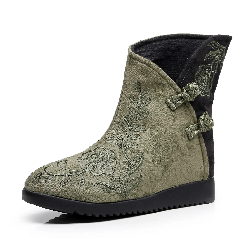 2021 New Chinese style winter embroidered cloth boots folk style embroidered cotton boots old Beijing cloth shoes
2021 New Chinese style winter embroidered cloth boots folk style embroidered cotton boots old Beijing cloth shoes