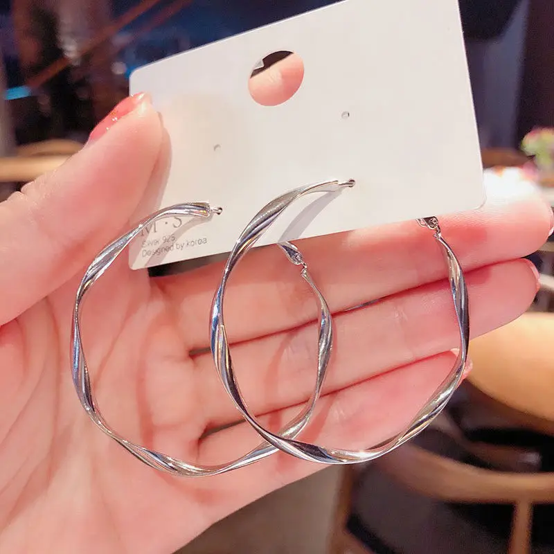 BLIJERY Personality Silver Color Big Hoop Earrings for Women Brincos Fashion Jewelry Twisty Circle Earrings Boucles d'oreill
BLIJERY Personality Silver Color Big Hoop Earrings for Women Brincos Fashion Jewelry Twisty Circle Earrings Boucles d'oreill