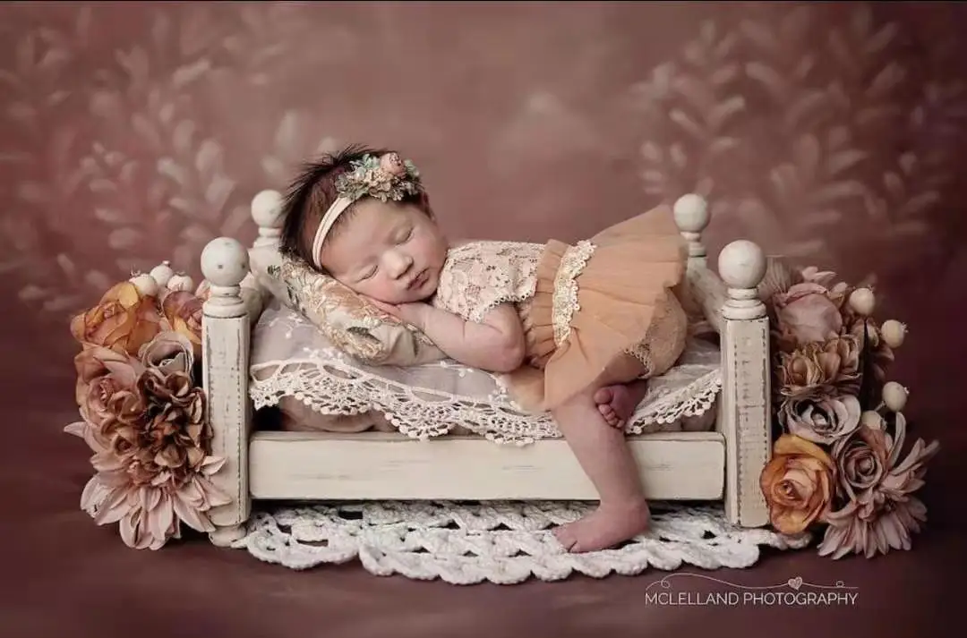 Gift Small Detachable Background Posing Photo Studio Decorative Accessories Wooden Props Multifunctional Baby Photography Bed
Gift Small Detachable Background Posing Photo Studio Decorative Accessories Wooden Props Multifunctional Baby Photography Bed
