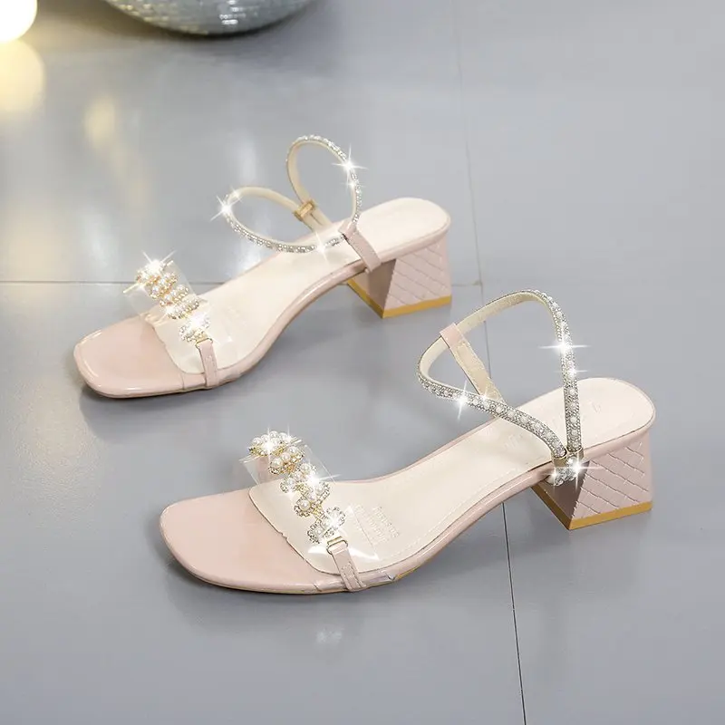 2021 new summer ladies casual sequin slippers outdoor slope sole sandals open toe women's shoes 
2021 new summer ladies casual sequin slippers outdoor slope sole sandals open toe women's shoes