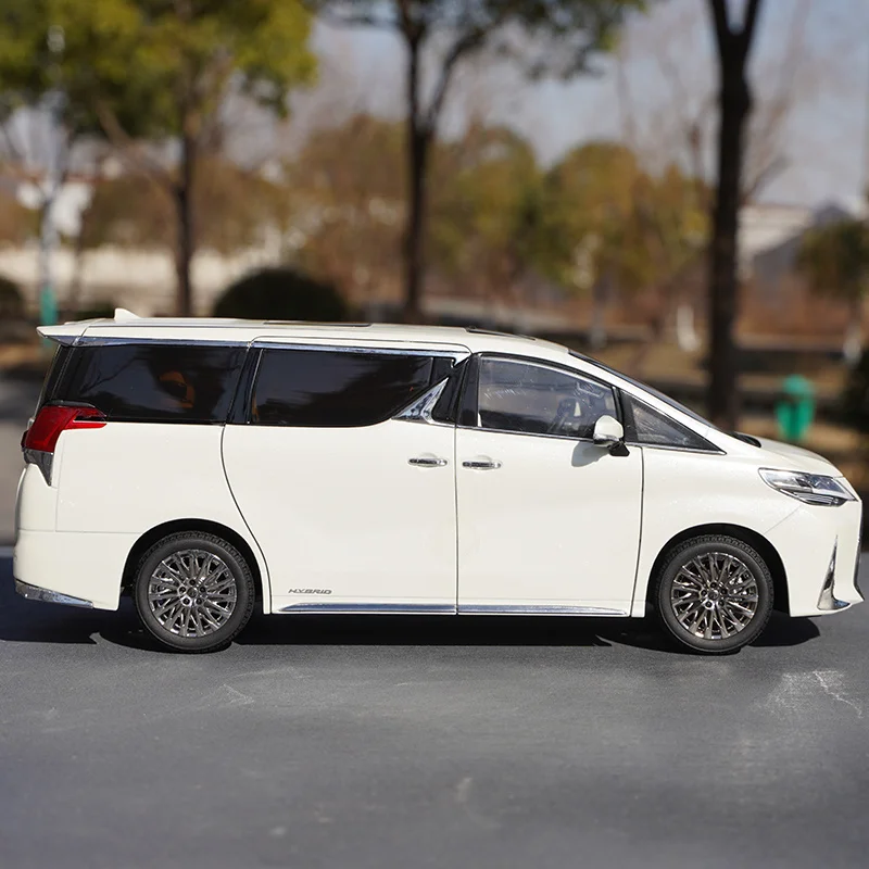 Модель автомобиля литье под давлением из металлического сплава 1/18 модель Qihui Lexus
