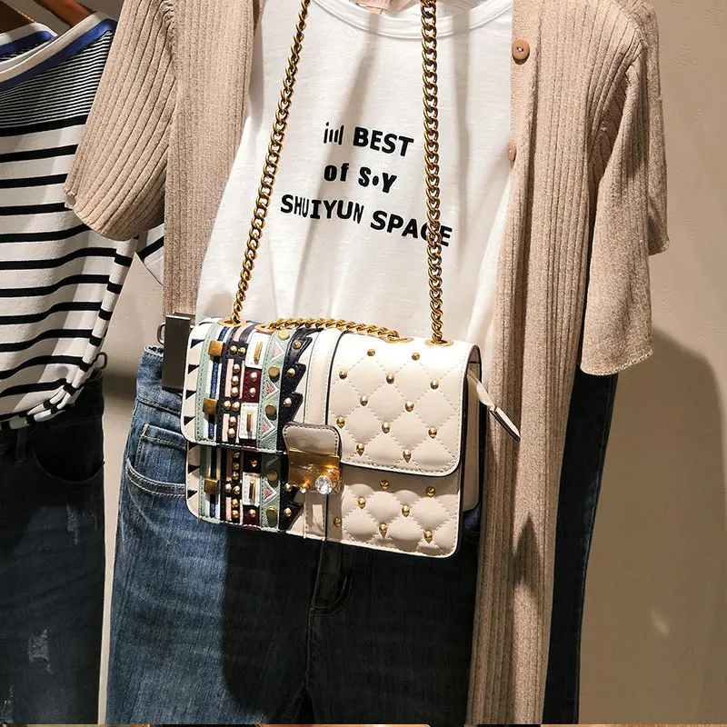 New Fashion Trend Women's Designer Branded Square Shoulder Bags Luxury Female Chain Rivet Crossbody Bags And Purse Chic Handbag
New Fashion Trend Women's Designer Branded Square Shoulder Bags Luxury Female Chain Rivet Crossbody Bags And Purse Chic Handbag