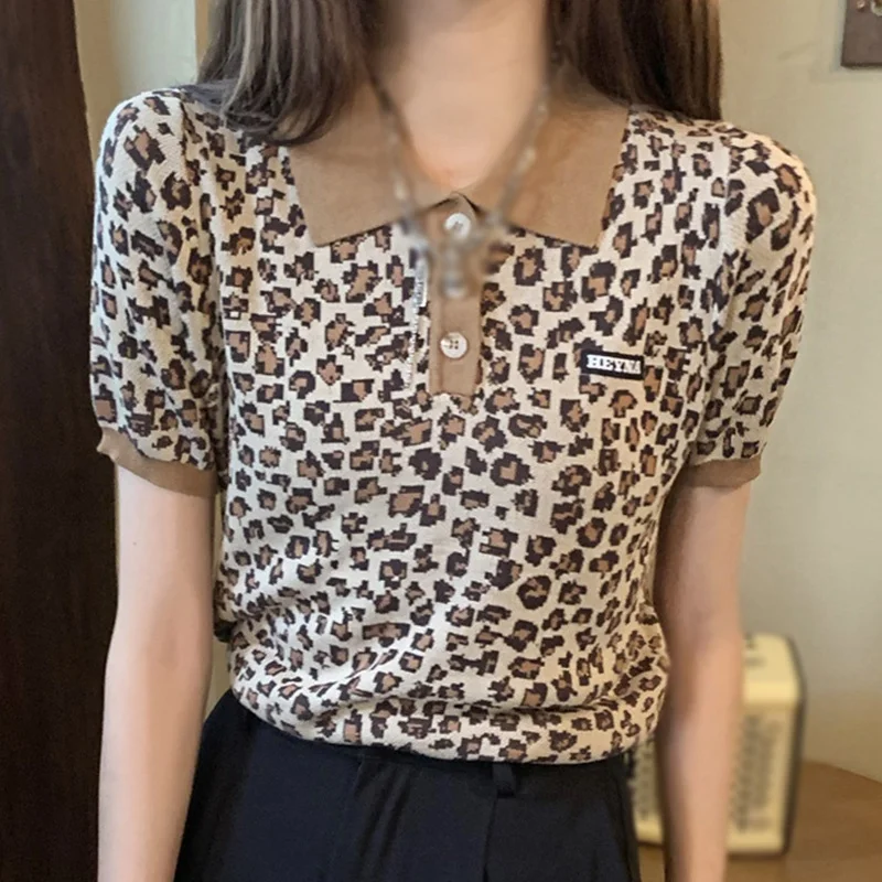 Summer Women Leopard Print T-shirt New Knitting Top Girl Short Sleeve Ladies Top Tees Lapel Cotton Shirt
Summer Women Leopard Print T-shirt New Knitting Top Girl Short Sleeve Ladies Top Tees Lapel Cotton Shirt