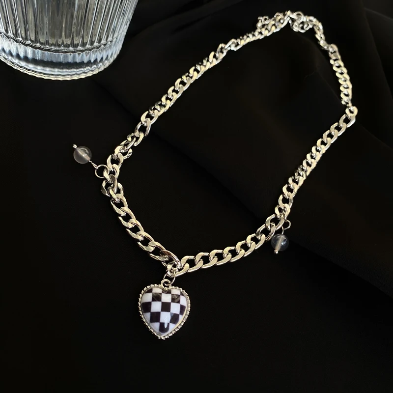 Women Jewelry Resin Heart Pendant Necklace Popular Design Vintage Hip Hop Chain Necklace For Women Accessories
Women Jewelry Resin Heart Pendant Necklace Popular Design Vintage Hip Hop Chain Necklace For Women Accessories