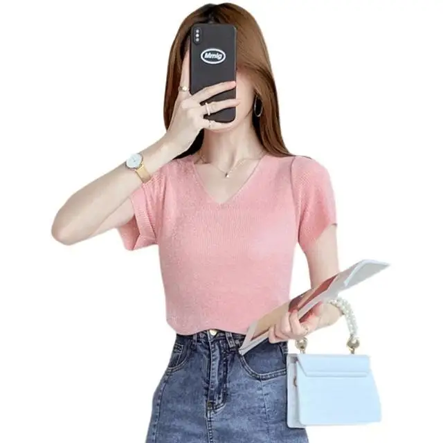 Bright silk short sleeve t-shirt female 2021 summer new chicken heart V-neck hollow lace up design
Bright silk short sleeve t-shirt female 2021 summer new chicken heart V-neck hollow lace up design