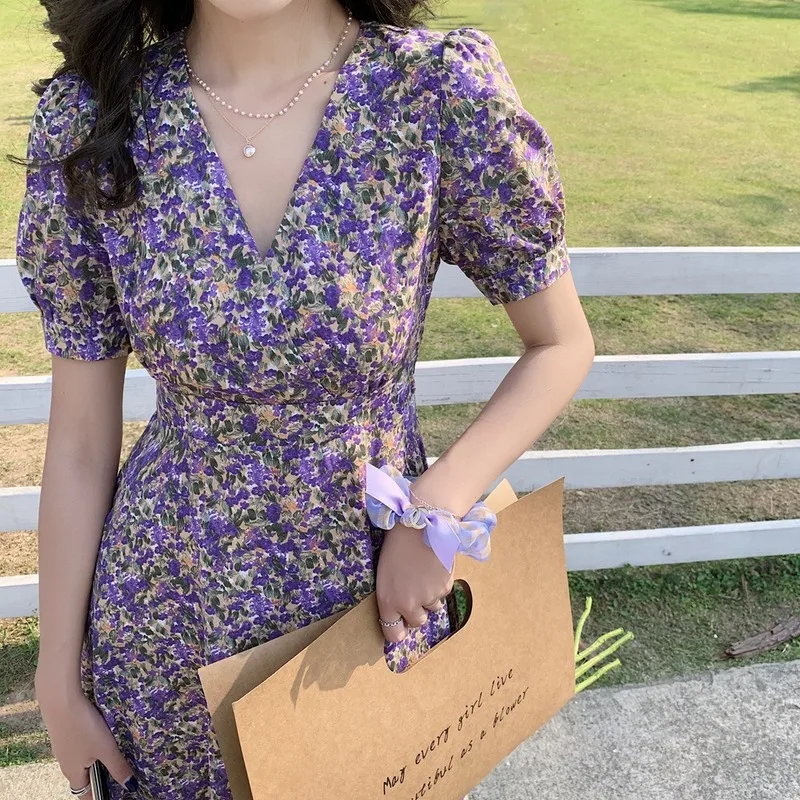 Semfri Floral Printed Woman Dress 2020 Summer New Korean V-neck Chiffon Dresses Oil Painting French Vintage Style Mini Dress 
Semfri Floral Printed Woman Dress 2020 Summer New Korean V-neck Chiffon Dresses Oil Painting French Vintage Style Mini Dress