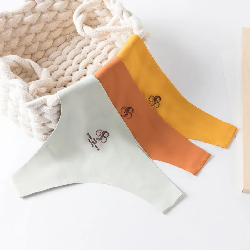 M-XL сексуальные трусики Ice Silk бесшовные Для женщин стринги Нижнее белье удобные дышащие носки для девочек трусики-стринги со средней посадко...
M-XL сексуальные трусики Ice Silk бесшовные Для женщин стринги Нижнее белье удобные дышащие носки для девочек трусики-стринги со средней посадко...