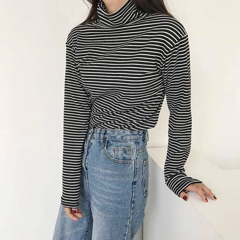 Женская теплая футболка с длинным рукавом, черная, белая, зимняя, с воротником-хомутом, с вельветовой подкладкой, 2021 
Женская теплая футболка с длинным рукавом, черная, белая, зимняя, с воротником-хомутом, с вельветовой подкладкой, 2021