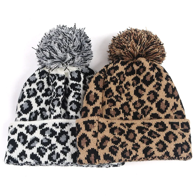 Шапка-бини женская зимняя трикотажная с леопардовым принтом
Шапка-бини женская зимняя трикотажная с леопардовым принтом