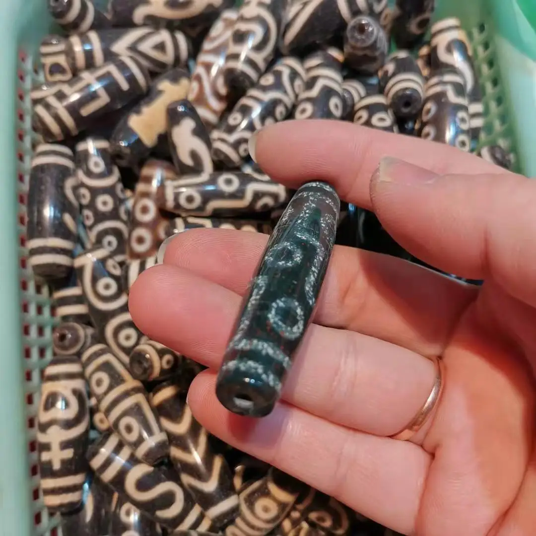 Tibetan Plateau Himalayas Shito Cultural Heritage Ancient Dragon Totem Lotus Master Agate Dzi Bead, Dzi Cinnabar Blue and Green
Tibetan Plateau Himalayas Shito Cultural Heritage Ancient Dragon Totem Lotus Master Agate Dzi Bead, Dzi Cinnabar Blue and Green