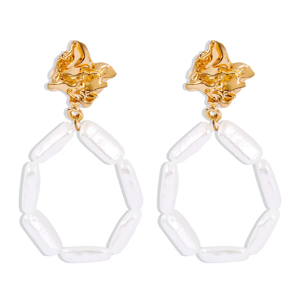 MD E8292 cross-border trend jewelry personality geometric round pearl earrings fashion fold alloy head studs.
MD E8292 cross-border trend jewelry personality geometric round pearl earrings fashion fold alloy head studs.