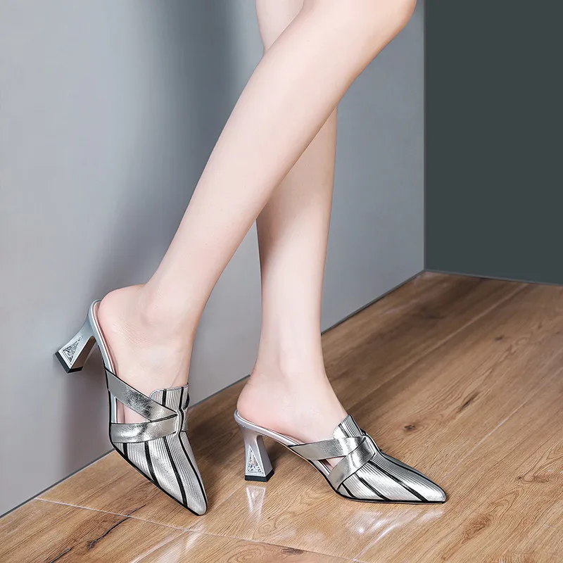 MORAZORA 2021 New Arrive Dress Party Shoes Women Pumps Genuine Leather Shoes Pointed Toe Summer High Heels Mules Shoes Ladies
MORAZORA 2021 New Arrive Dress Party Shoes Women Pumps Genuine Leather Shoes Pointed Toe Summer High Heels Mules Shoes Ladies