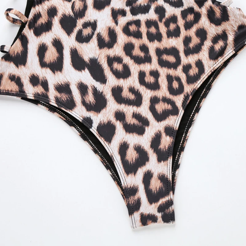 2021 New Swimsuit Snake Print Swimsuit Women Leopard Print One-piece Bikini European and American Long-sleeved Swimsuit Unique
2021 New Swimsuit Snake Print Swimsuit Women Leopard Print One-piece Bikini European and American Long-sleeved Swimsuit Unique