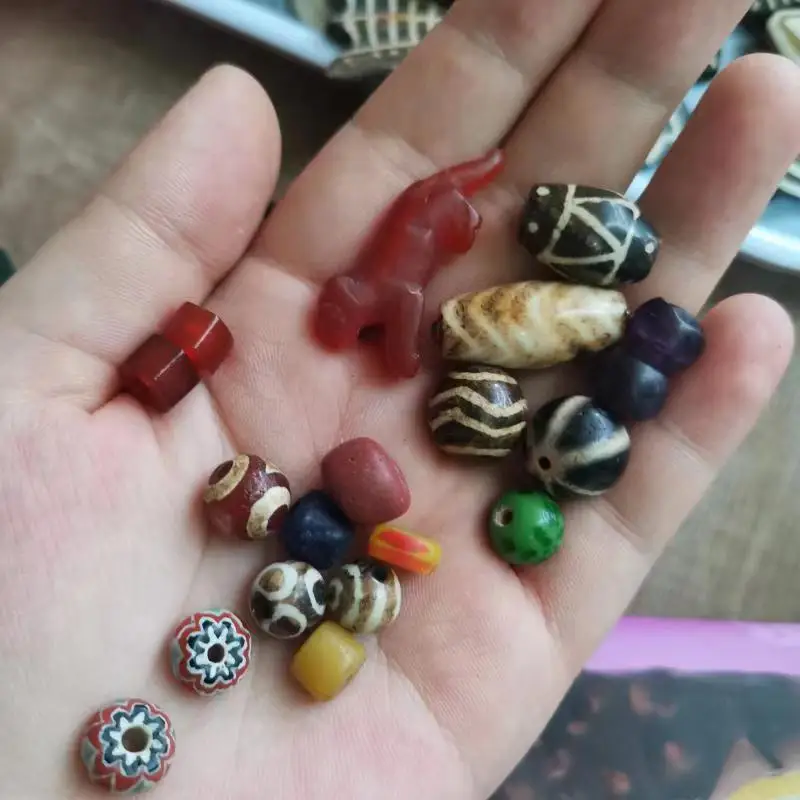 1pcs/lot all kinds of natural antique accessories beads Old glaze Bontic agate carnelian pyu In bulk wholesale Jewelry perline
1pcs/lot all kinds of natural antique accessories beads Old glaze Bontic agate carnelian pyu In bulk wholesale Jewelry perline